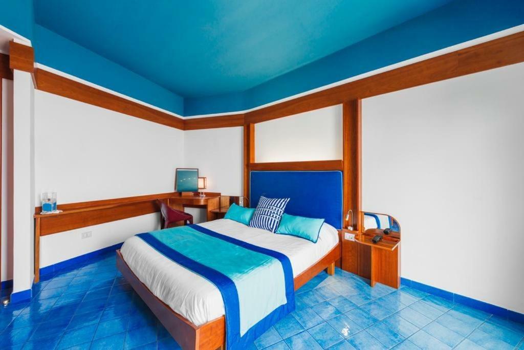 Lo Scoglio Otel Marina del Cantone Dış mekan fotoğraf