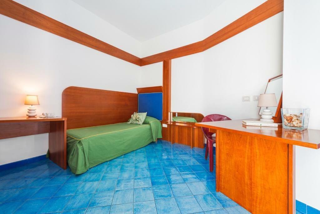 Lo Scoglio Otel Marina del Cantone Dış mekan fotoğraf